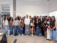 Estudiantes de Administración participan en taller sobre habilidades directivas y toma de decisiones